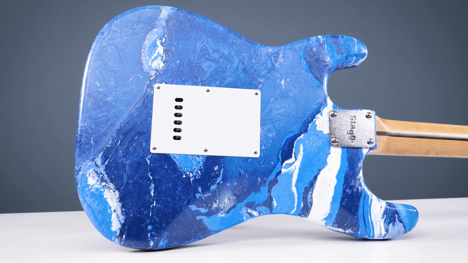 gitarre-blau-1
